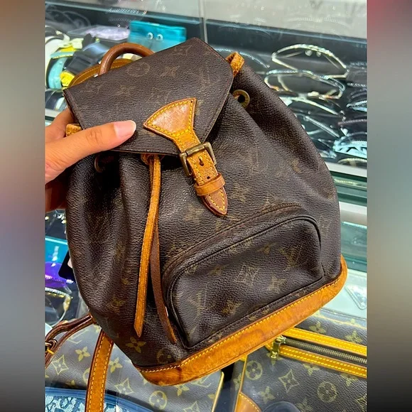 Louis Vuitton | Bags | Louis Vuitton Montsouris Backpack  display picture 3